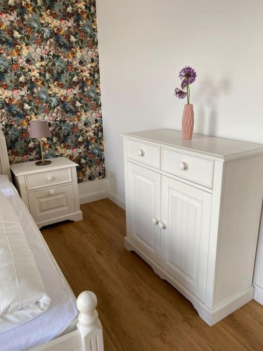 2-Zimmer Zentral In Ferdinandshof, Wlan Modern 외부 사진