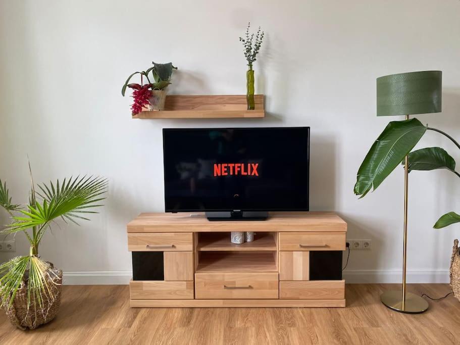 2-Zimmer Zentral In Ferdinandshof, Wlan Modern 외부 사진