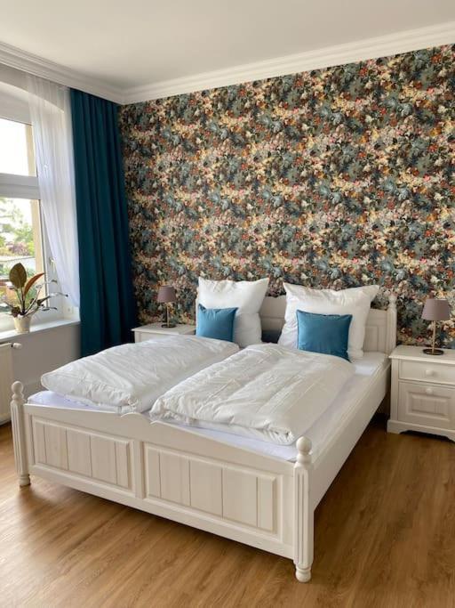2-Zimmer Zentral In Ferdinandshof, Wlan Modern 외부 사진